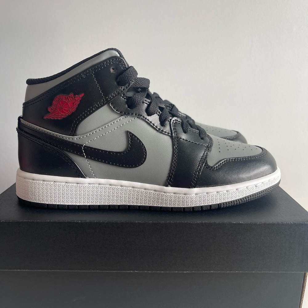 Nike Air Jordan 1 Mid Shadow New